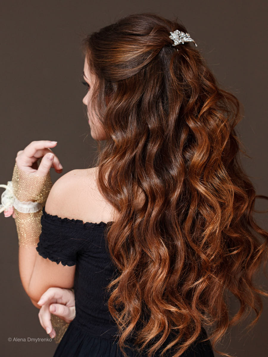 Hairstyle - long curls ( hairstylist - Alona Dmytrenko)